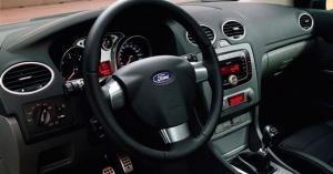 Ford провел испытания костюма пьяного водителя