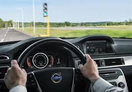 Volvo будут предупреждать о скользком участке на дороге