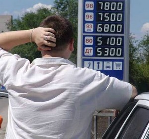 Цены на бензин в России выросли, "дизель" подешевел
