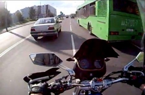 Мотоциклист снял свою поездку по Минску (видео)