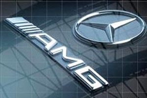 Необычное ДТП в Минске: настоящий Volkswagen наехал на модельку Mercedes AMG
