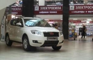 Скандал в «Арена-Сити»: почему на выставке заржавел Geely EX7? (фото)