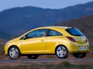 Три автомобиля Opel Corsa по договоренности с General Motors собраны в Беларуси