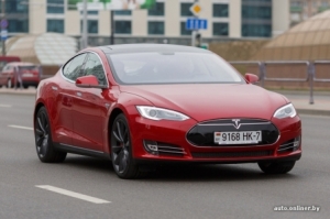 В Беларуси зарегистрирован первый электромобиль Tesla Model S