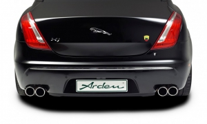 В Минске водитель нового Jaguar XJ не справился с управлением и попал в ДТП: автомобиль восстановлению не подлежит