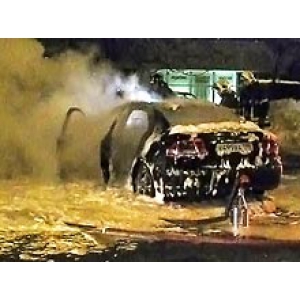 В Москве лихачка, скрываясь от сотрудников ДПС, попала в аварию (видео)